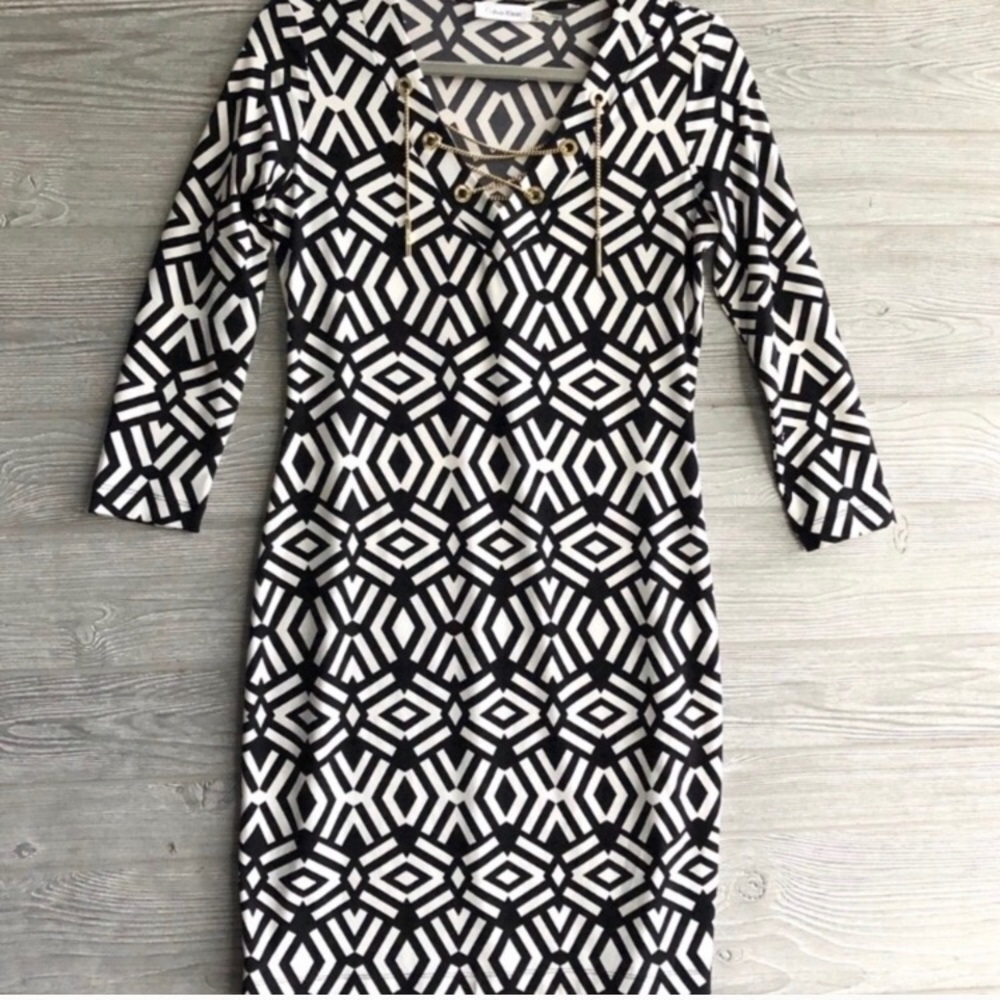 Final drop! B&W Calvin Klein Dress | gold | Size 4